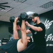 Desafios Fitness para Academias: Como Aumentar Engajamento e Constância dos Alunos